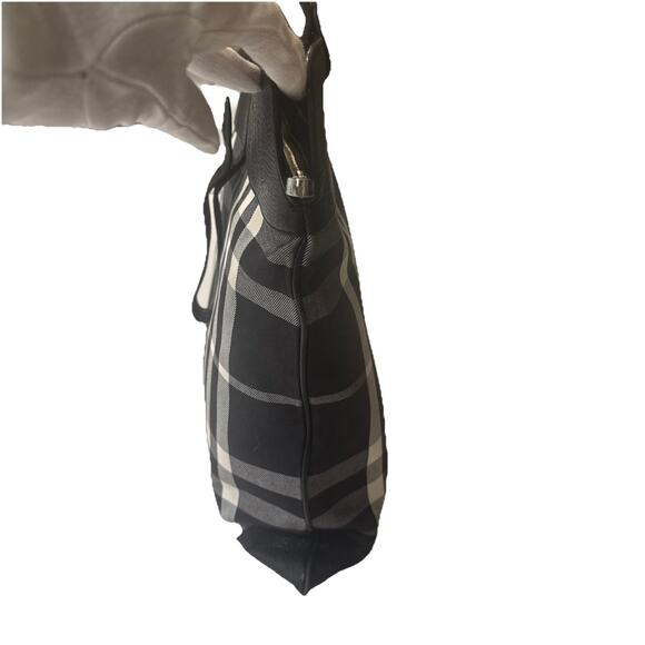 Burberry Stowell Large Black White Plaid Tote With Fuchsia Interior - Picture 3 of 14